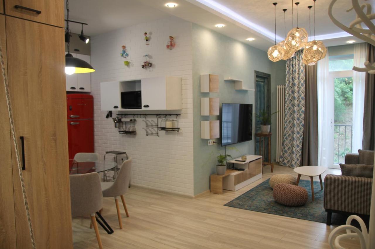 Cozy Apartment In Vake Tbilisi Exterior photo