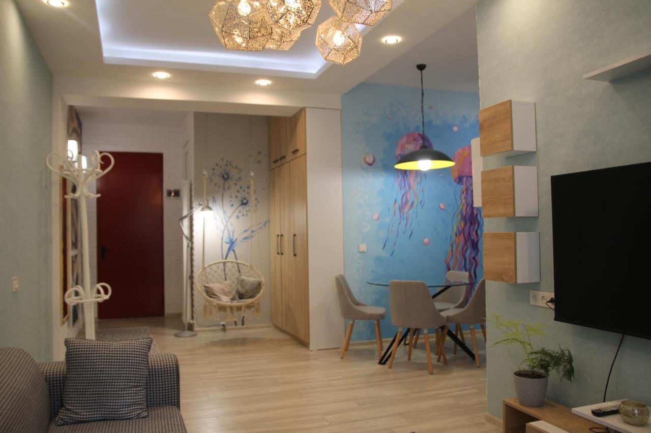 Cozy Apartment In Vake Tbilisi Exterior photo